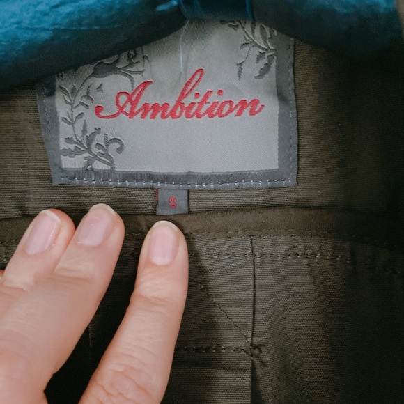 Vest - Picture 2 of 3